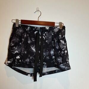 Lululemon Spring Break Away Shorts Womens 6 Black White Tie Dye Excellent Marble